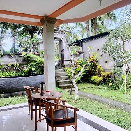 Hotel Gusti Rai House Ubud Esterno foto